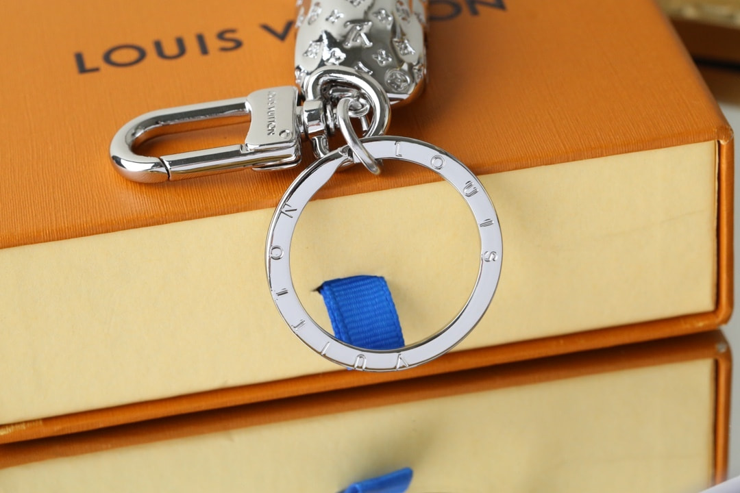 ������ L�UIS VUI���N (����, ��� 1)