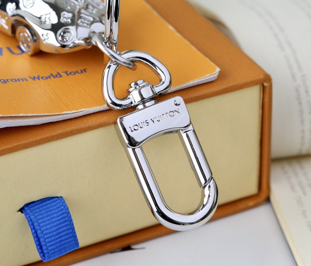 ������ L�UIS VUI���N (����, ��� 6)