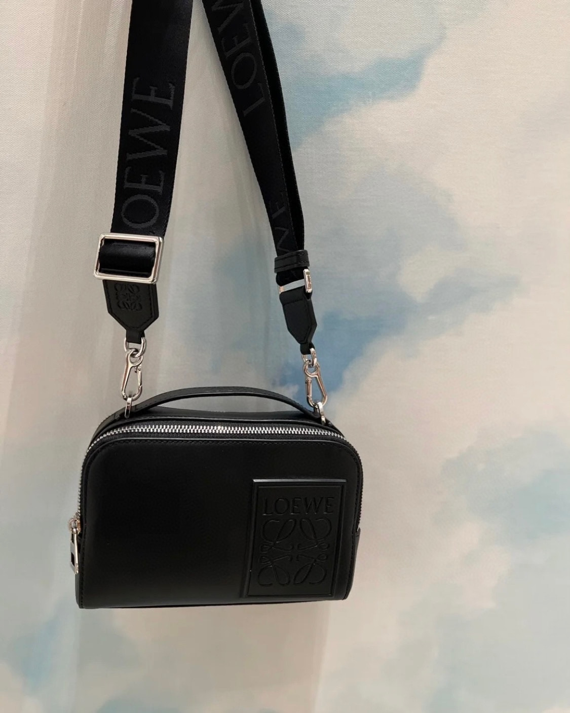   Loewe Mini (,  2)