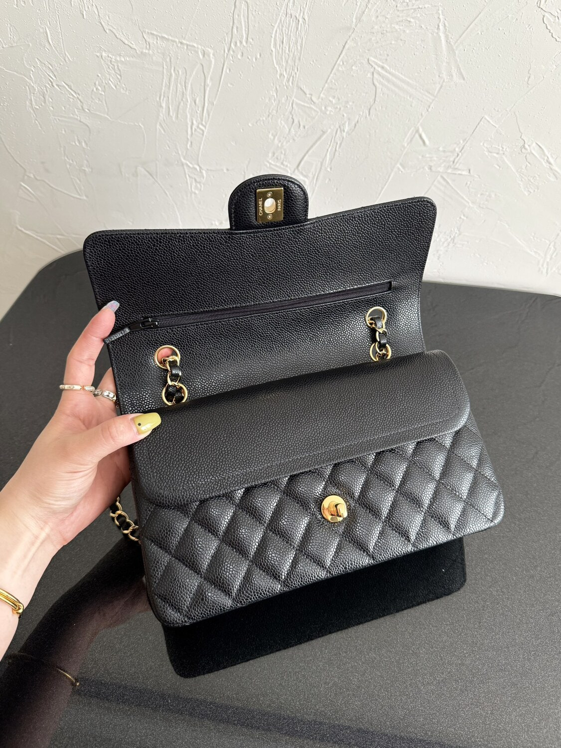    NL Caviar Flap Bag (,  6)