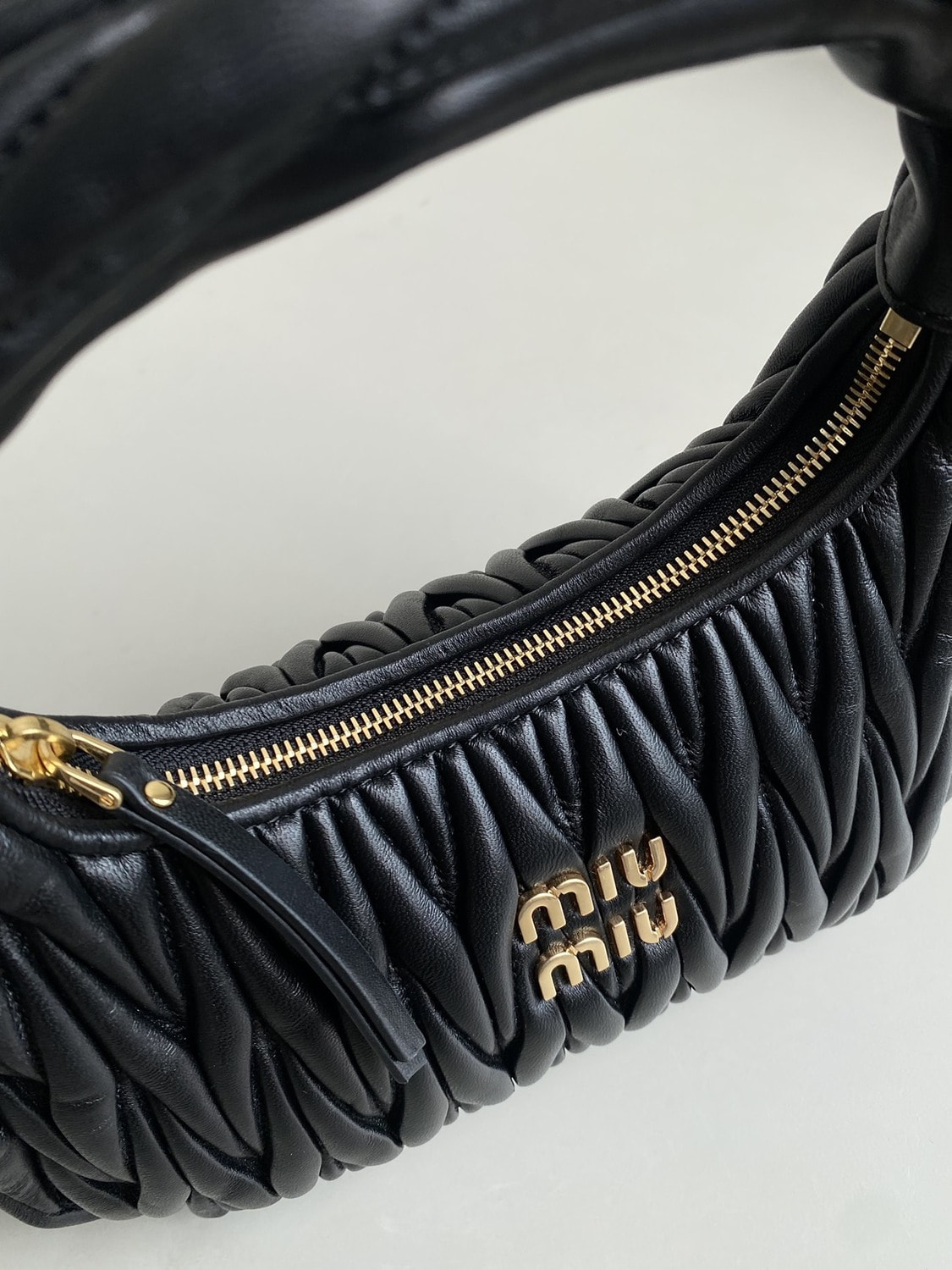   MIU MIU Wander Hobo (,  4)