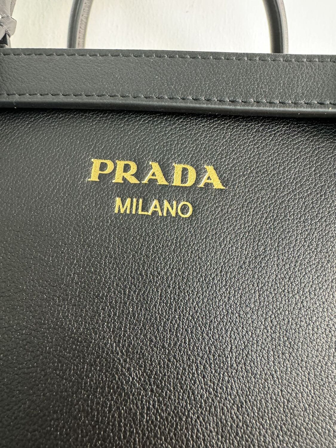       RD Prada Buckle leather handbag with double belt (,  5)