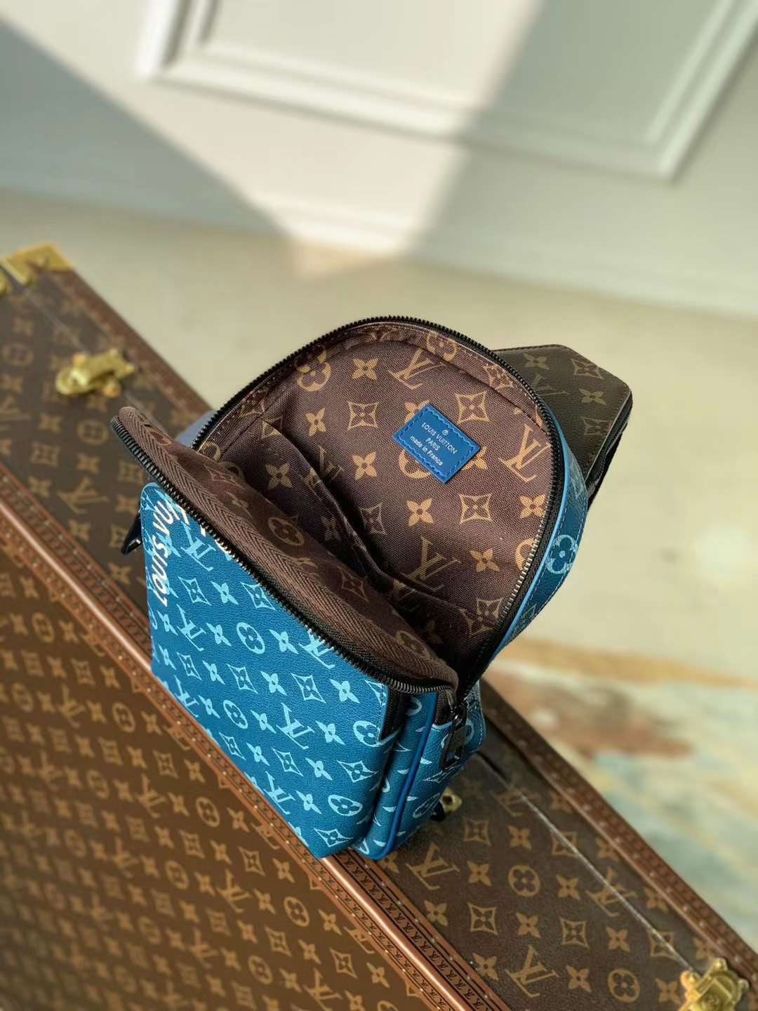   LUIS VUIN Sling Monogram Macassar (,  8)