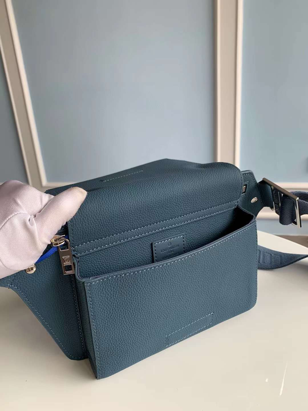   LUIS VUIN Takeoff Sling Aerogram (,  5)