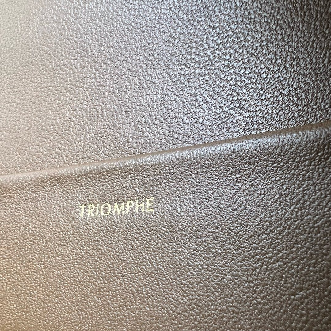       LIN triomphe (,  8)