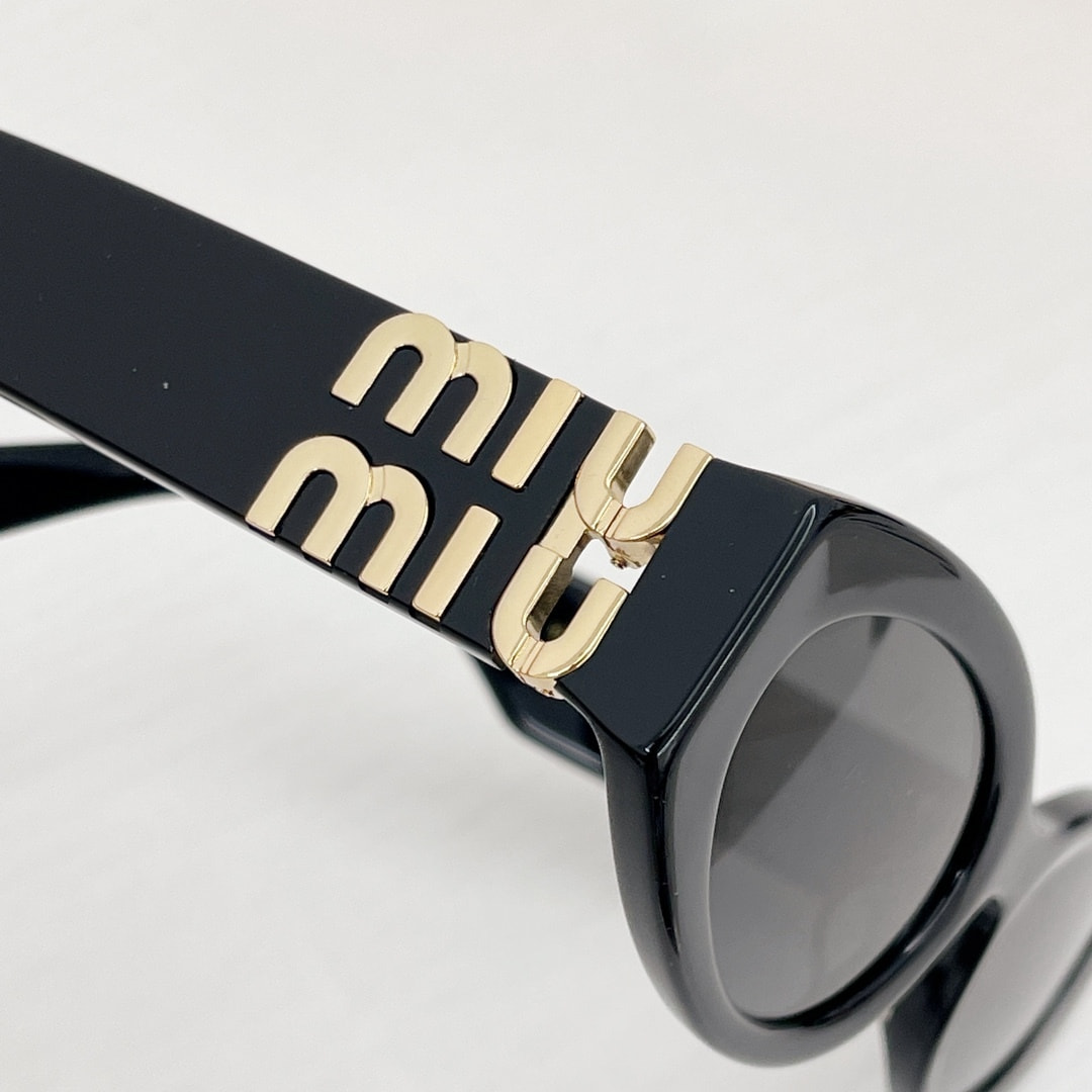   MIU MIU Eyewear (,  5)