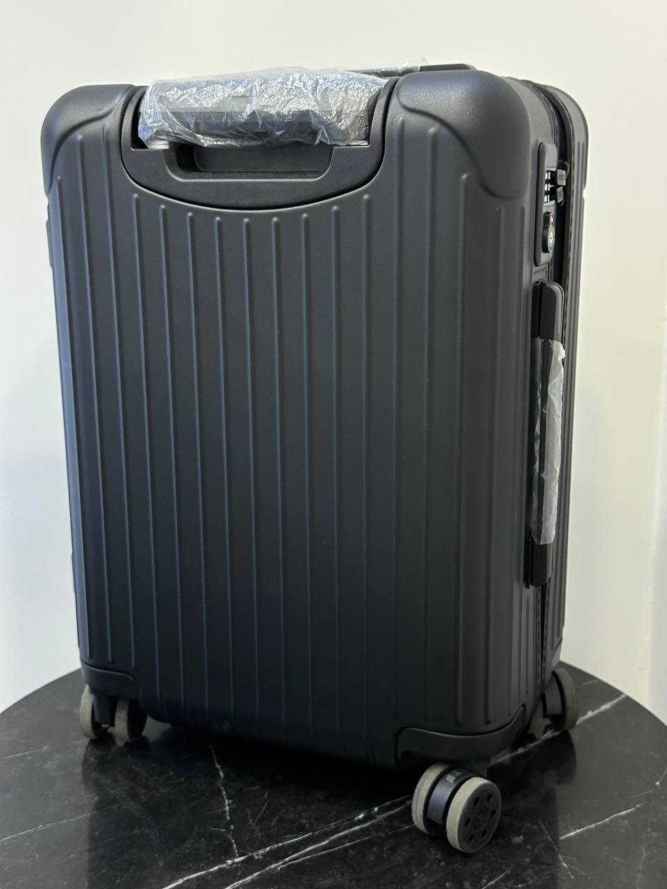    RIMOWA Essential Cabin (,  4)
