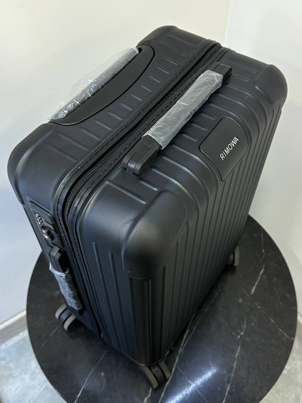    RIMOWA Essential Cabin (,  5)