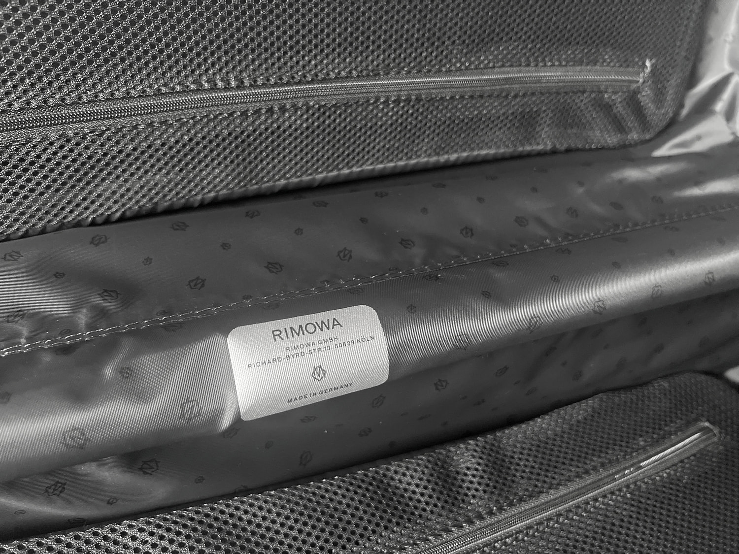   RIMOWA (,  16)