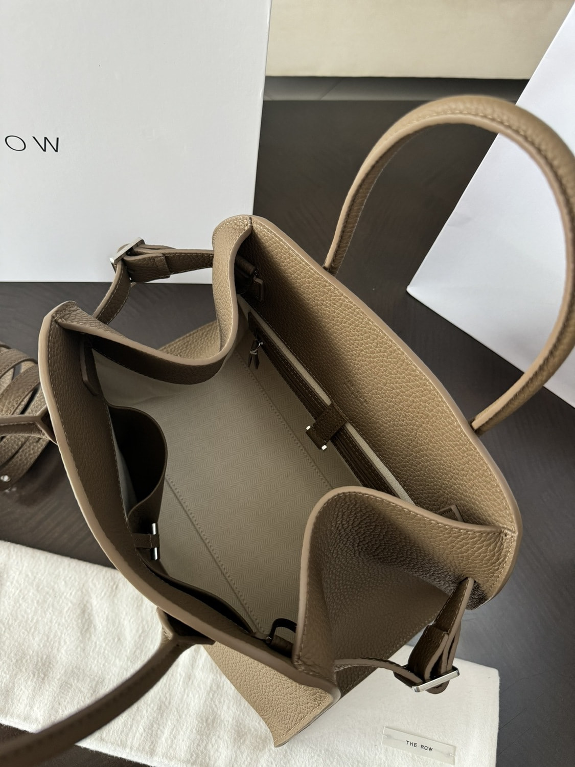   The  ROW tote Margaux 12 (,  6)