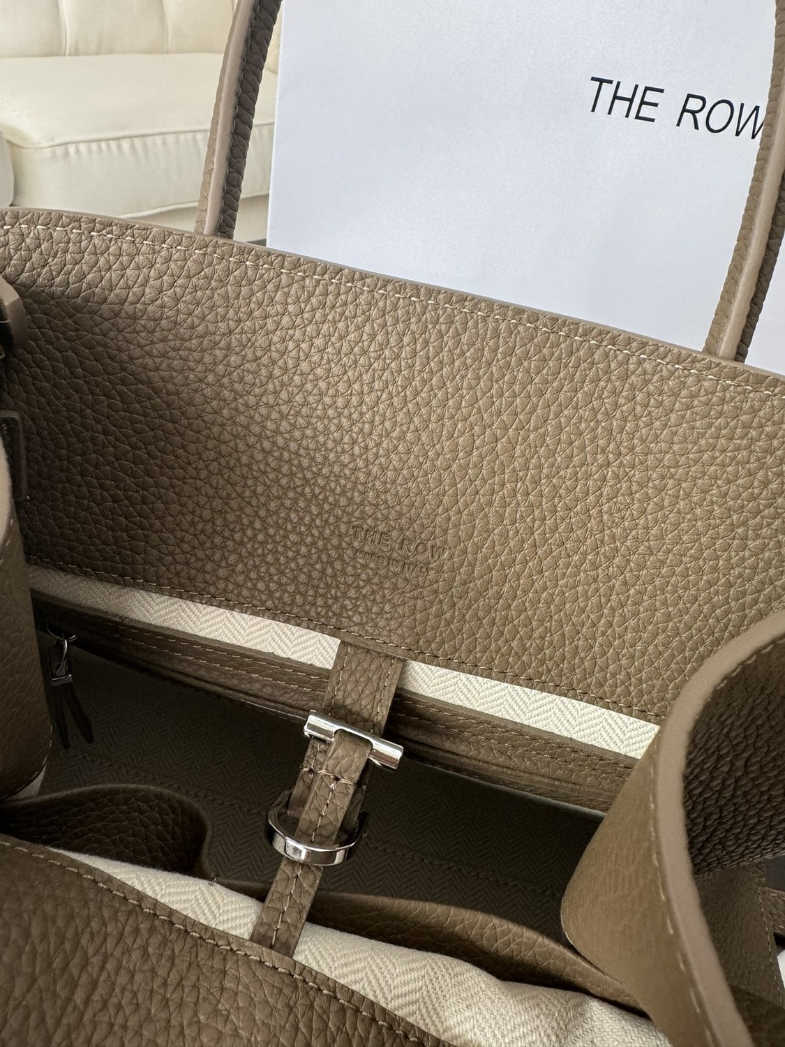   The  ROW tote Margaux 12 (,  8)