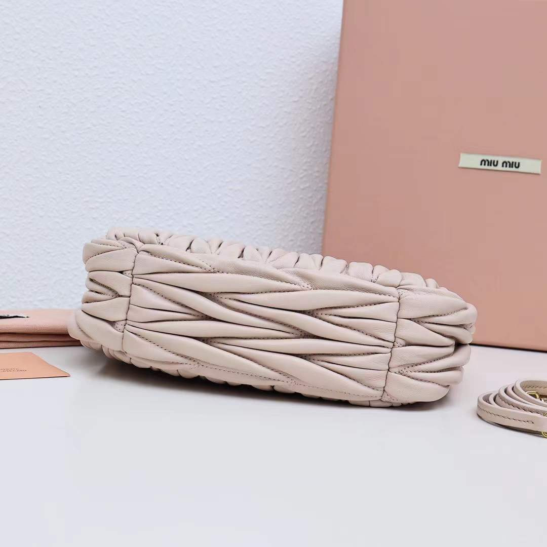     MIU MIU Wander Hobo (,  4)