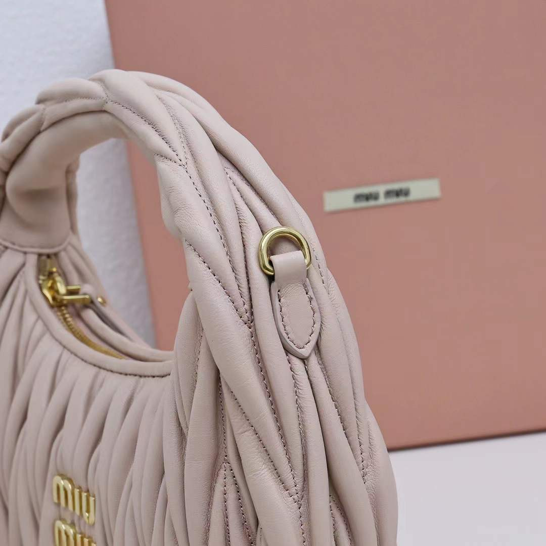     MIU MIU Wander Hobo (,  6)