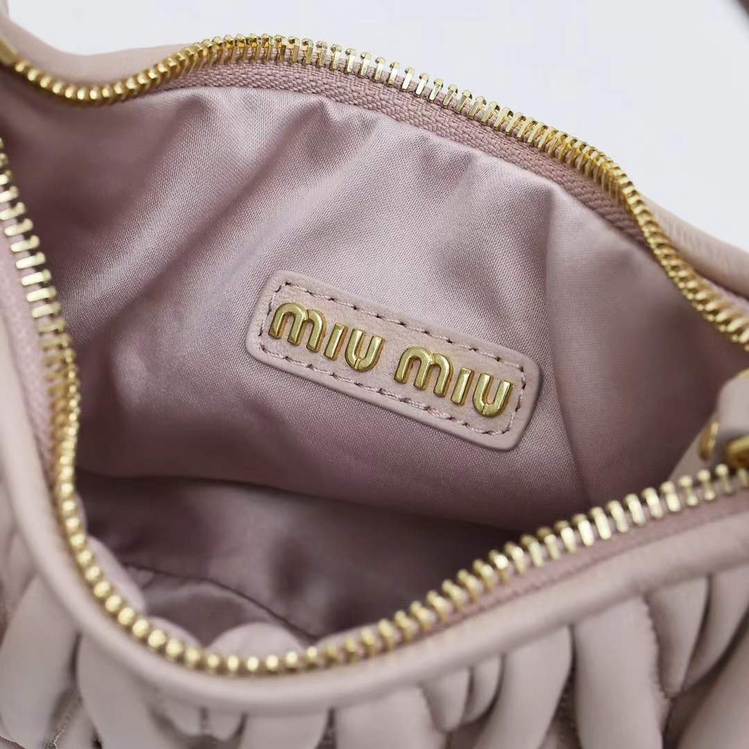     MIU MIU Wander Hobo (,  9)