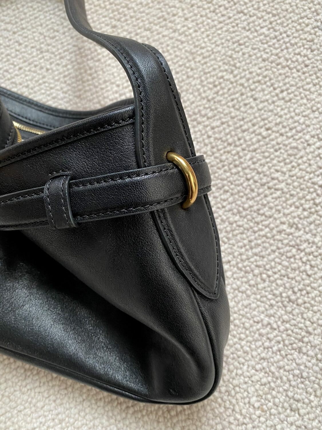   MIU MIU Aventure (,  1)