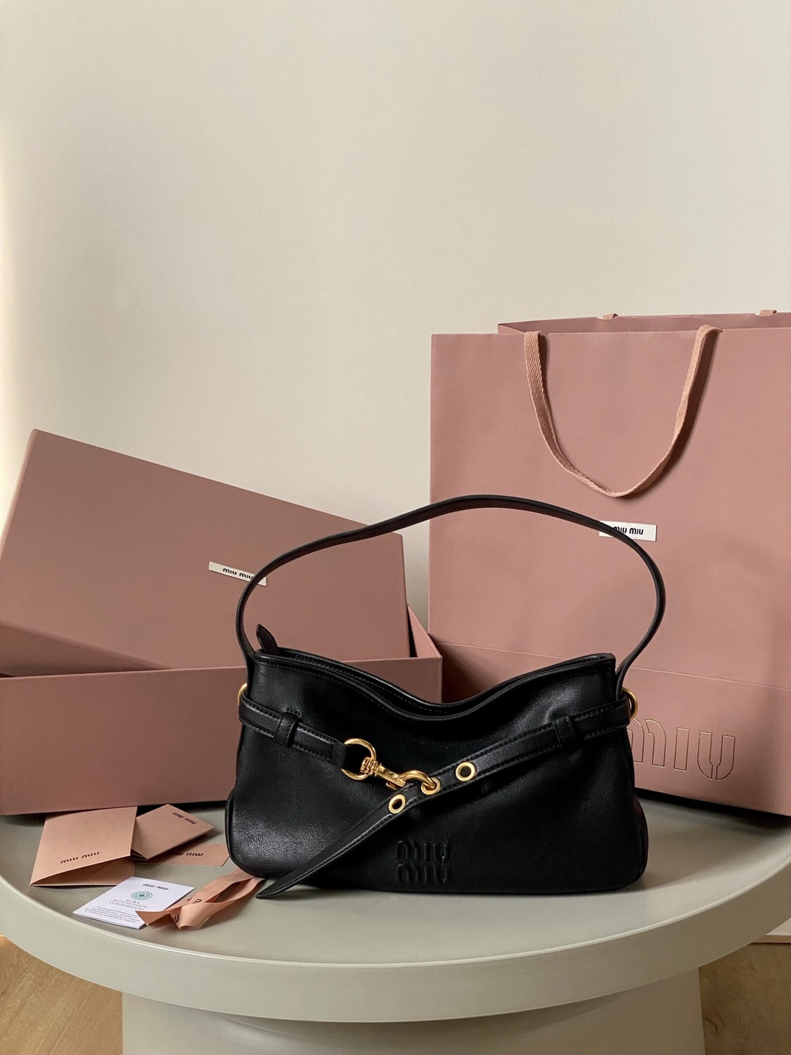   MIU MIU Aventure (,  4)