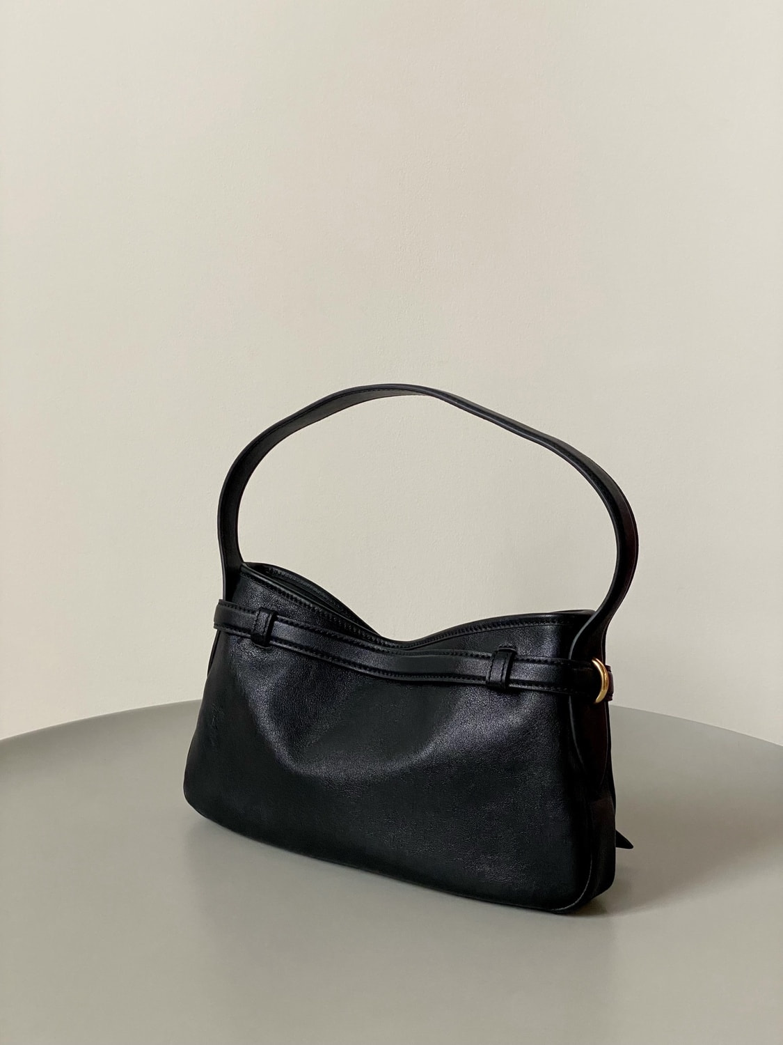   MIU MIU Aventure (,  6)
