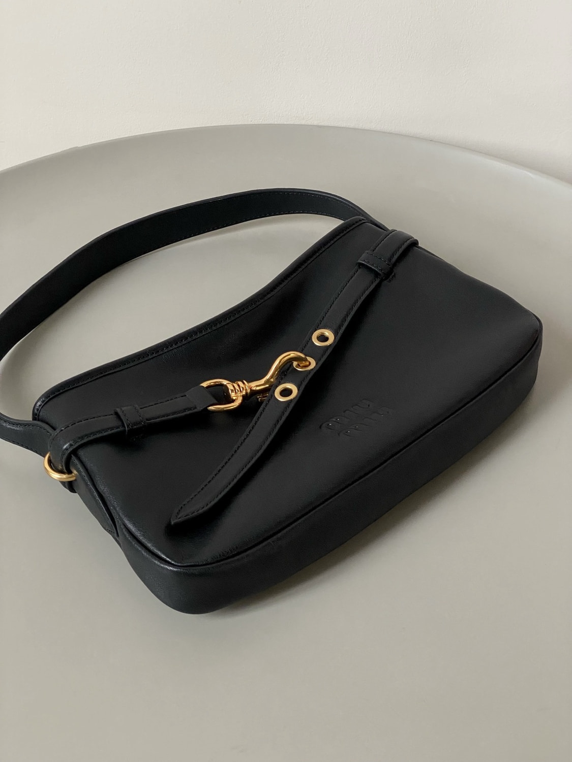   MIU MIU Aventure (,  7)