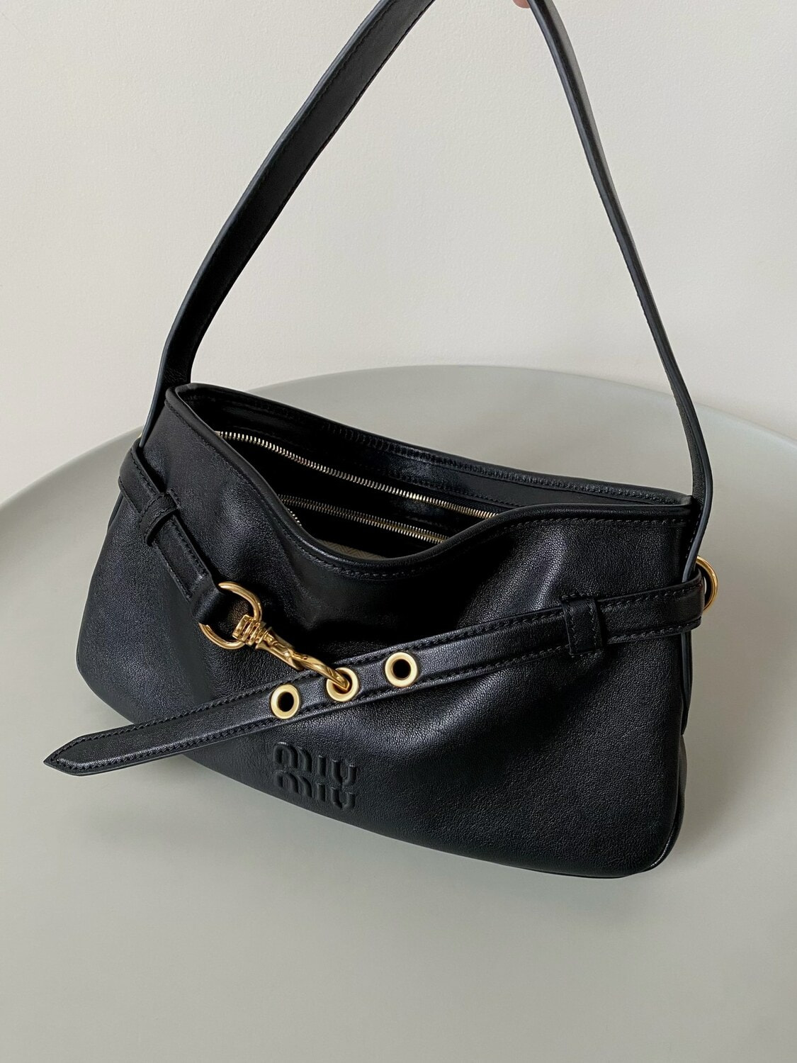   MIU MIU Aventure (,  10)