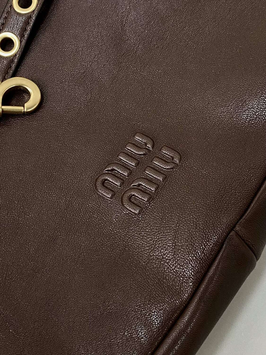    MIU MIU Aventure (,  5)