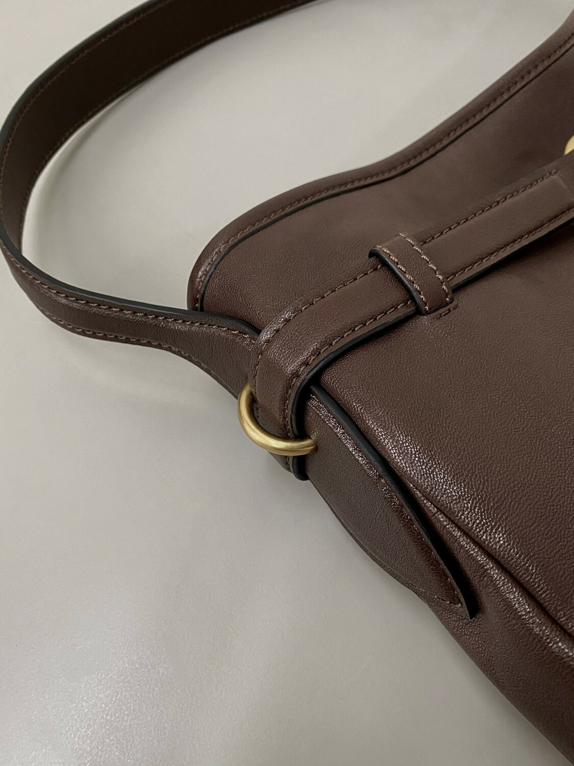    MIU MIU Aventure (,  6)
