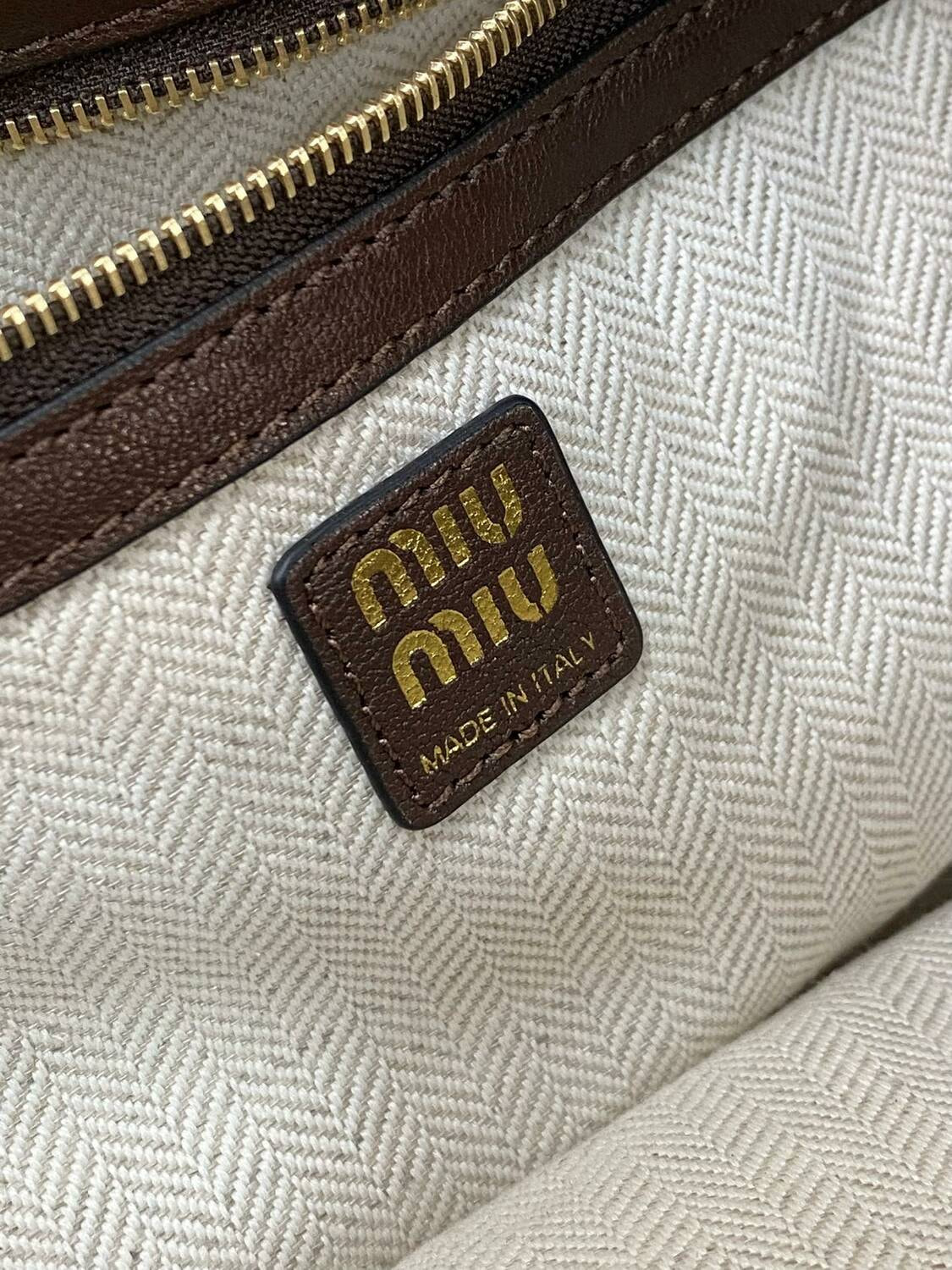    MIU MIU Aventure (,  8)
