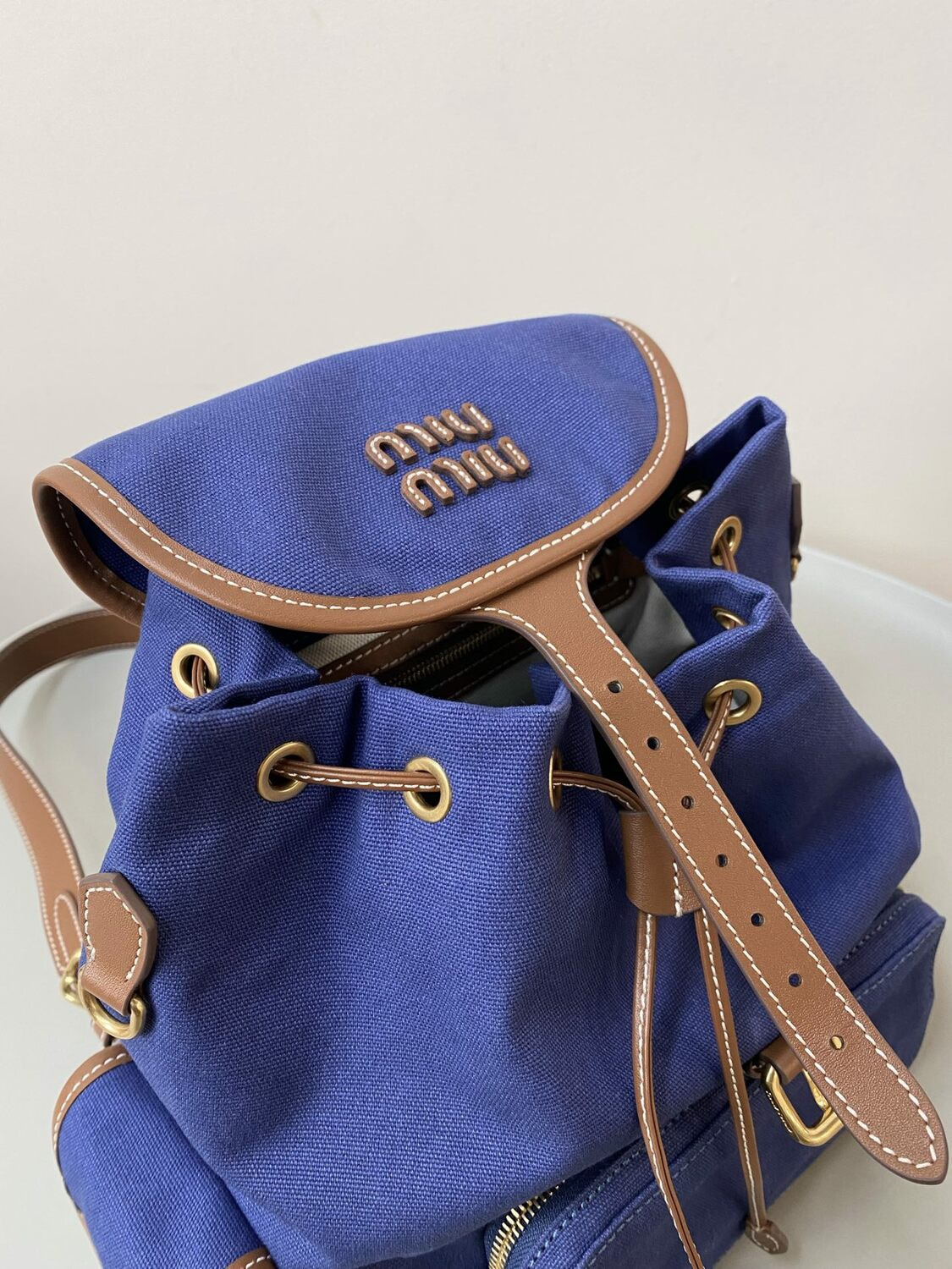  MIU MIU (,  8)