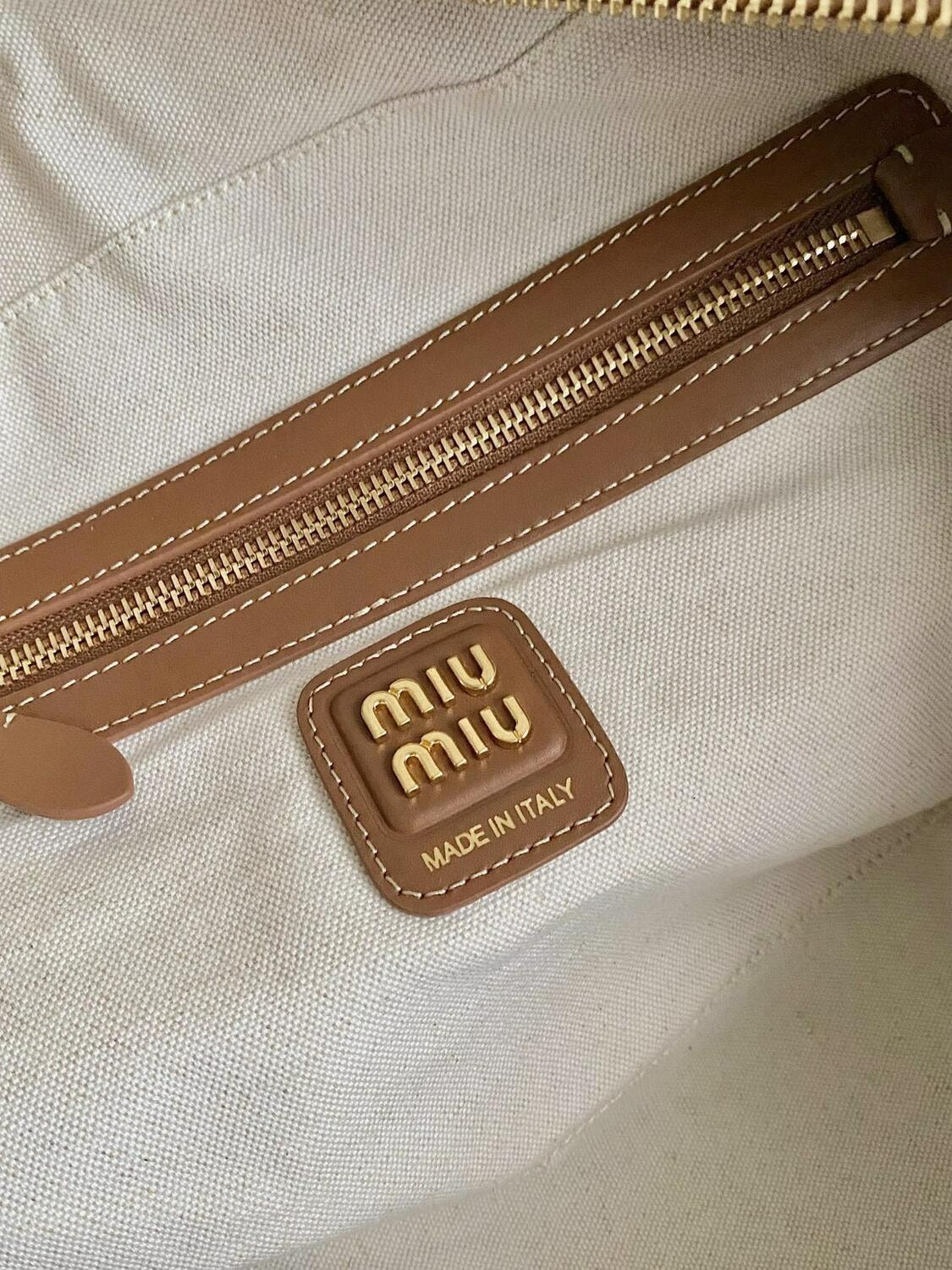   MIU MIU Beau (,  7)