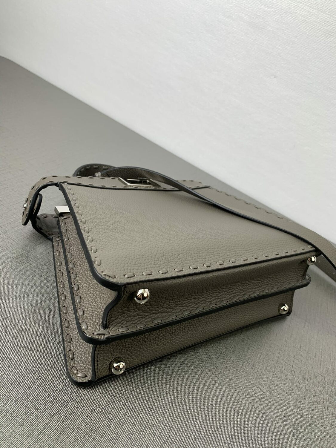      FNDI Peekaboo (,  7)