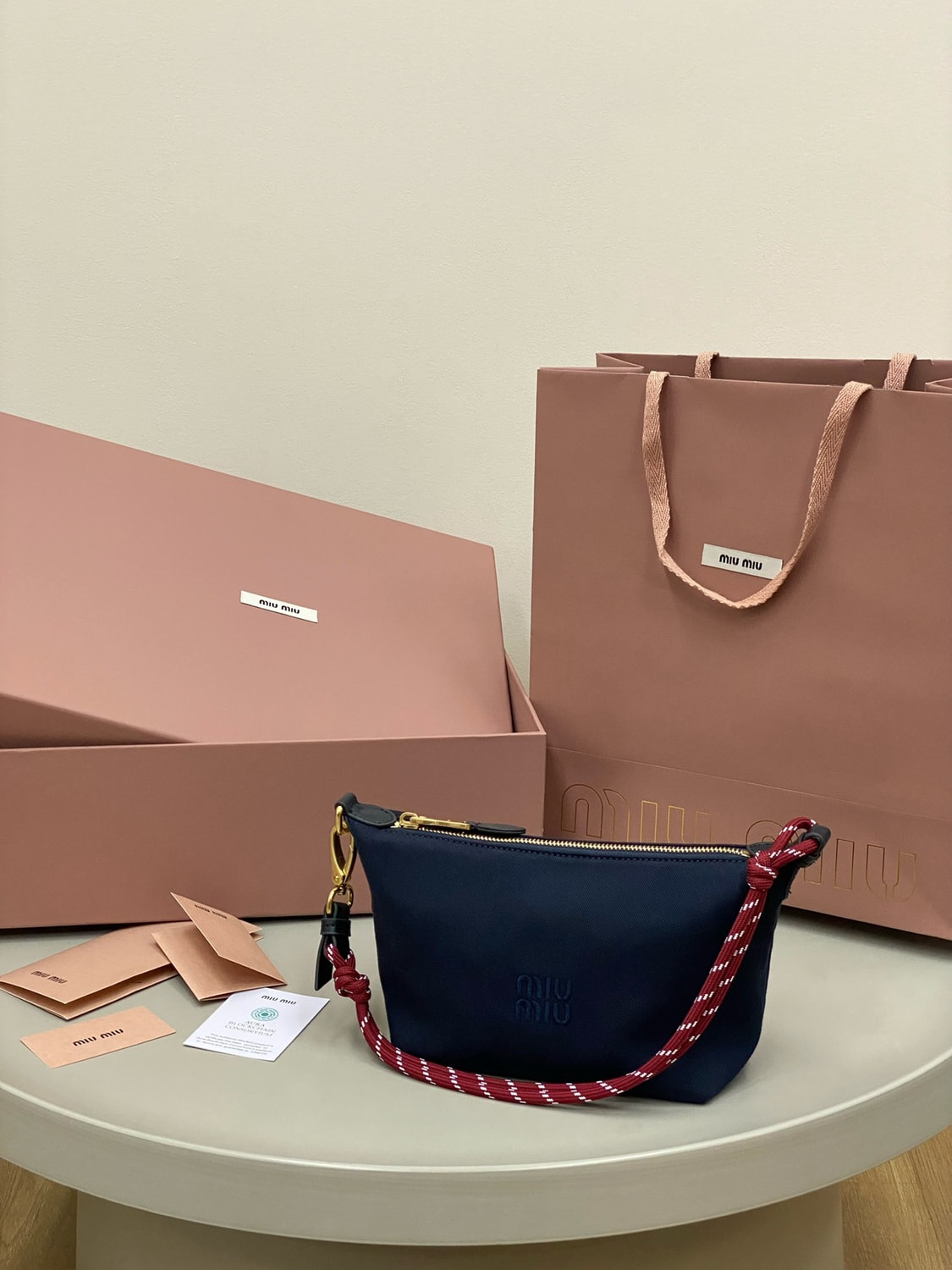    MIU MIU (,  5)