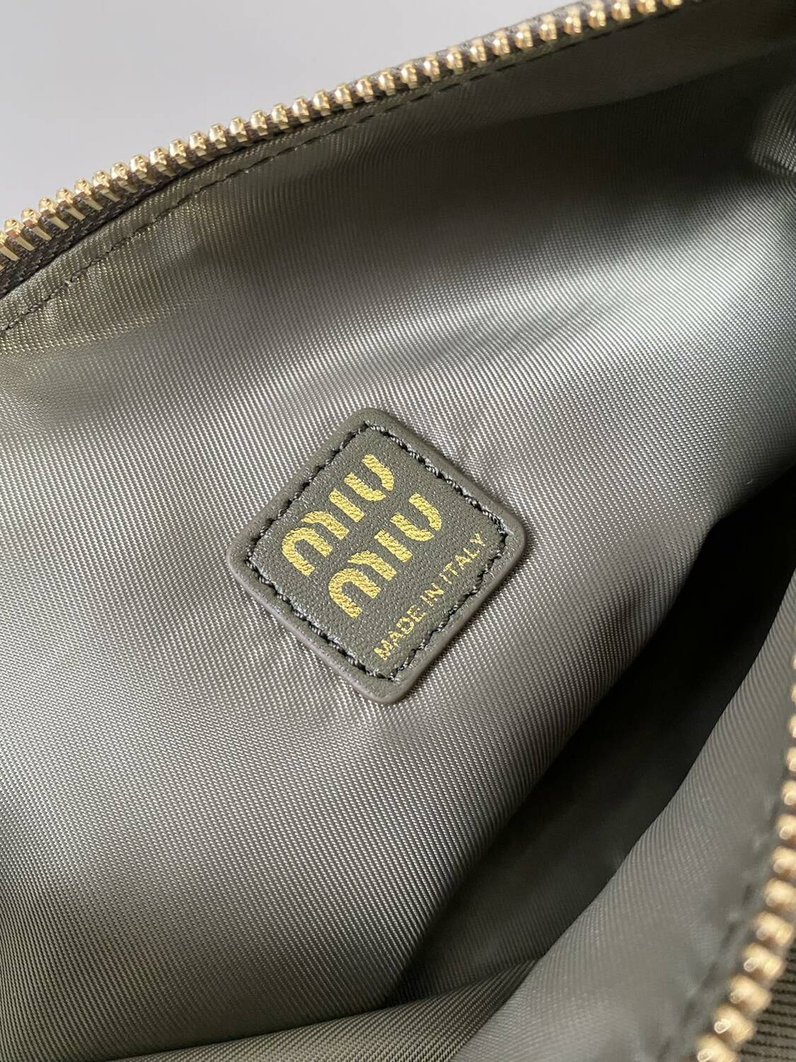   MIU MIU (,  7)