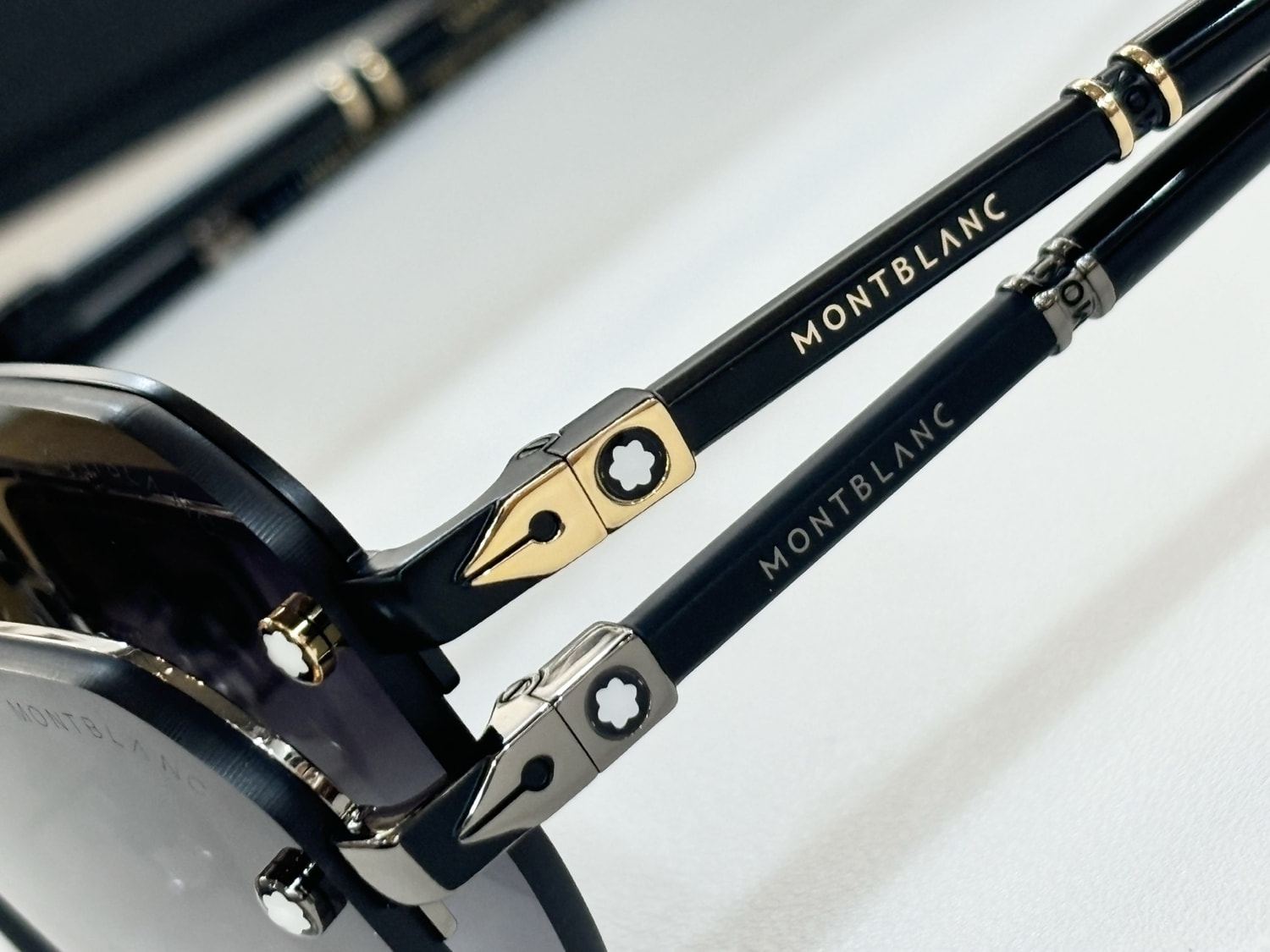   Montblanc (,  1)