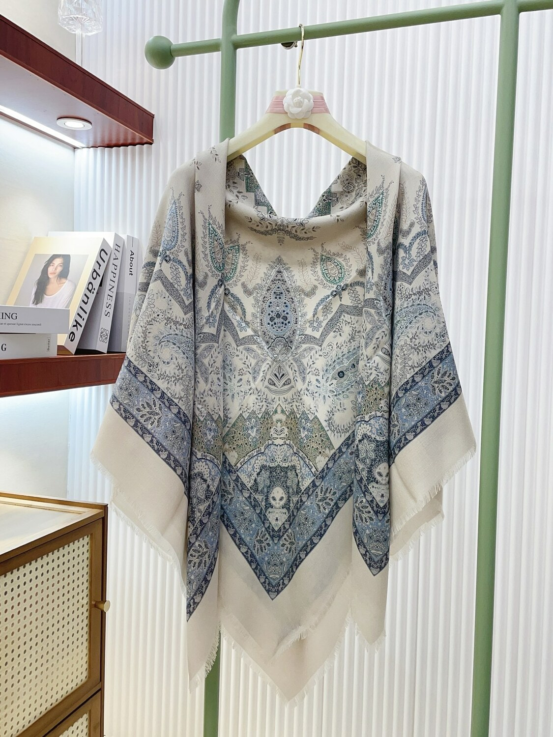  Loro Piana (,  7)