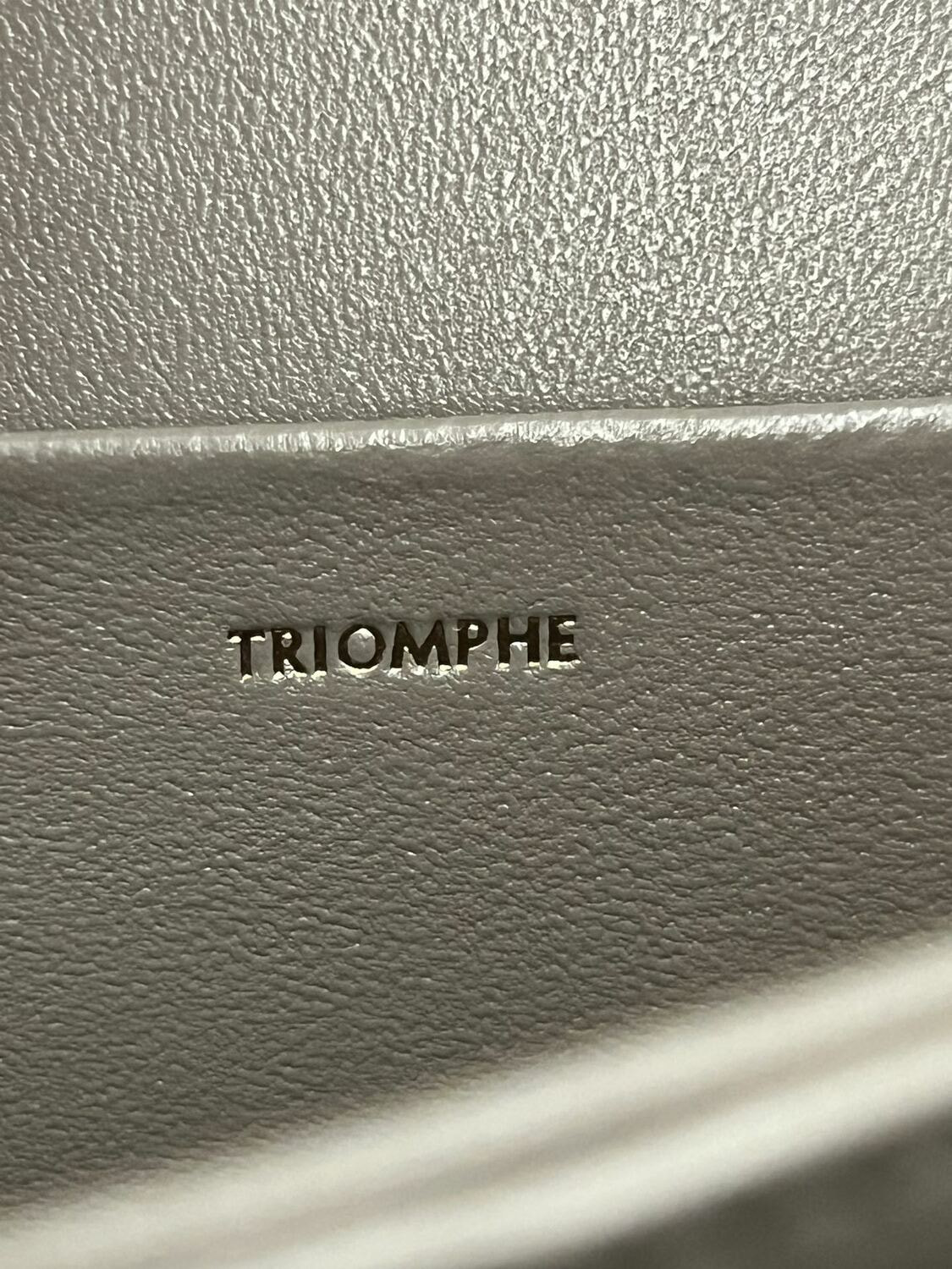       LIN triomphe (,  8)