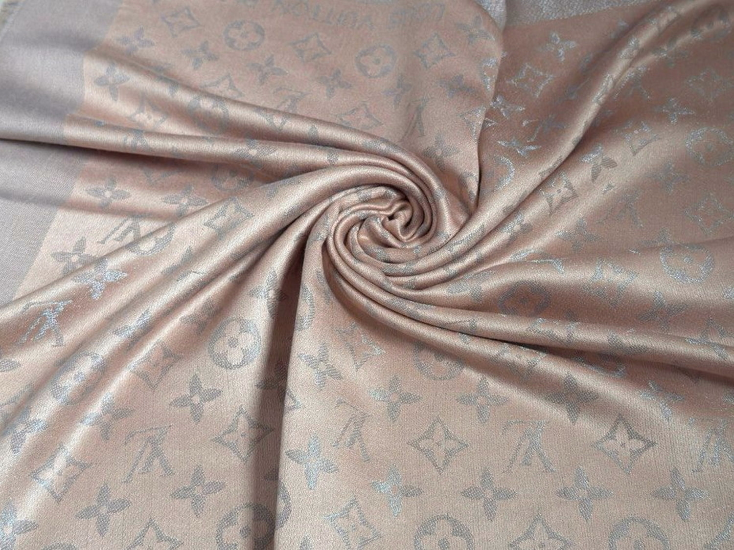     ( ) LUIS VUIN (,  1)