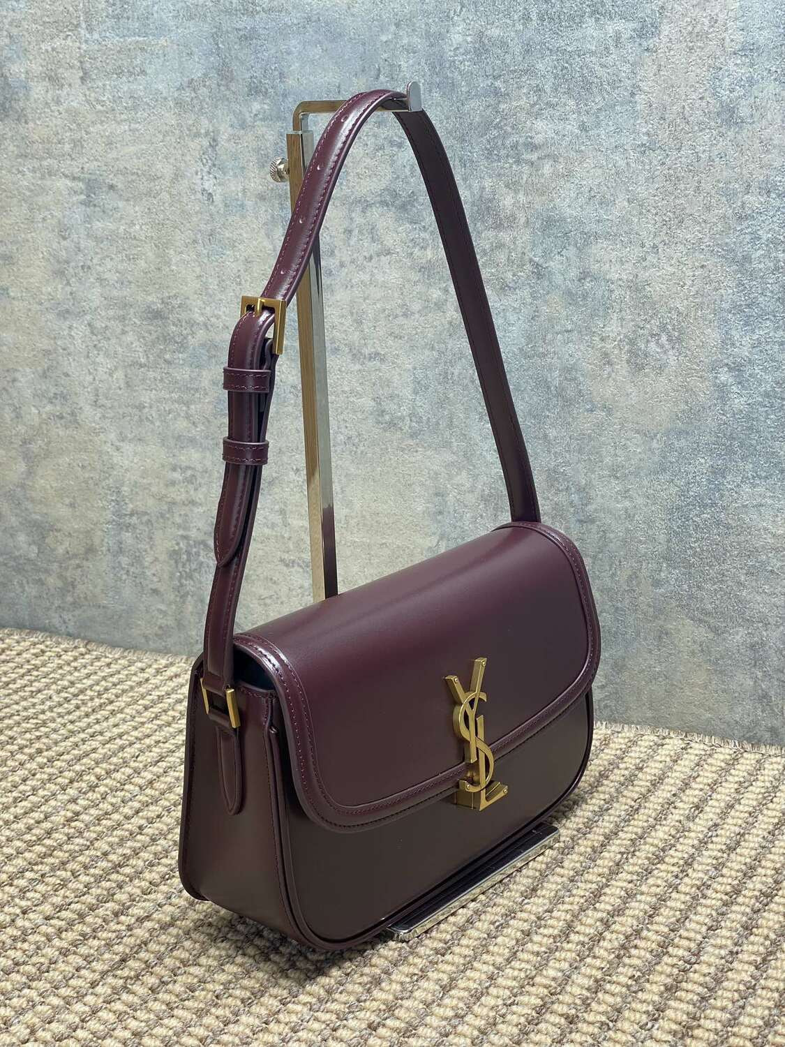 Сумка женская бордовая SАINТ LАURЕNТ Solferino Box (вид 1) Сумка женская бордовая SАINТ LАURЕNТ Solferino Box (фото, вид 1)