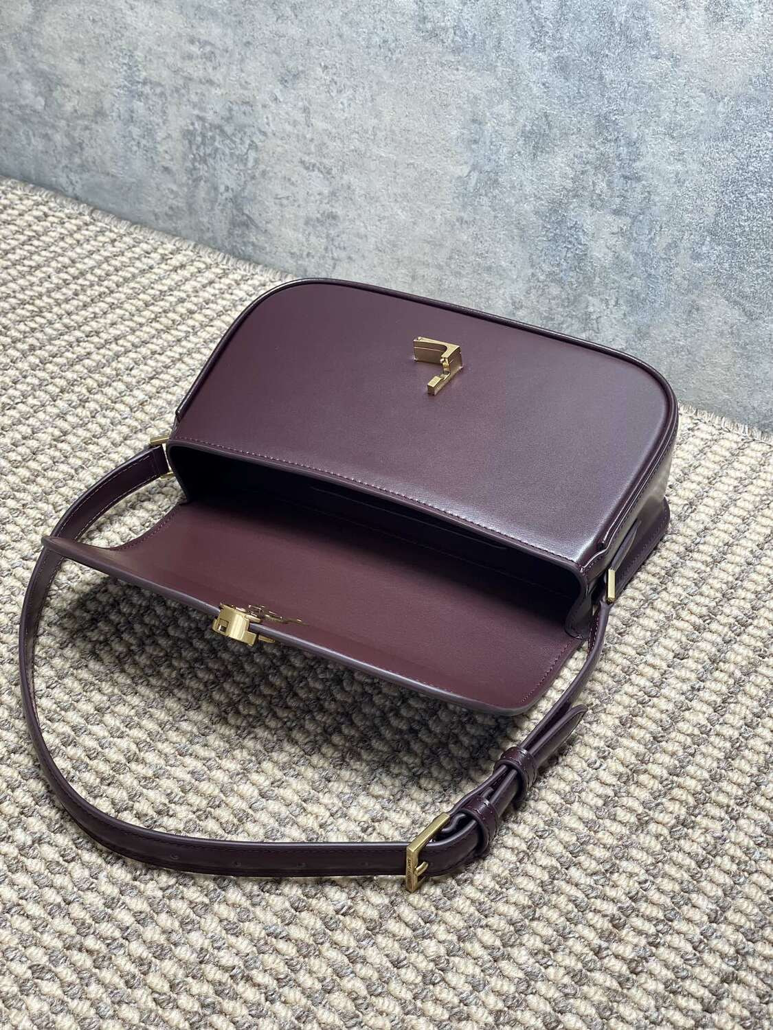 Сумка женская бордовая SАINТ LАURЕNТ Solferino Box (вид 4) Сумка женская бордовая SАINТ LАURЕNТ Solferino Box (фото, вид 4)