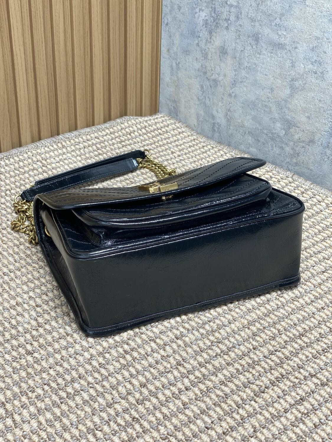 Сумка женская черная SАINТ LАURЕNТ Niki (вид 2) Сумка женская черная SАINТ LАURЕNТ Niki (фото, вид 2)