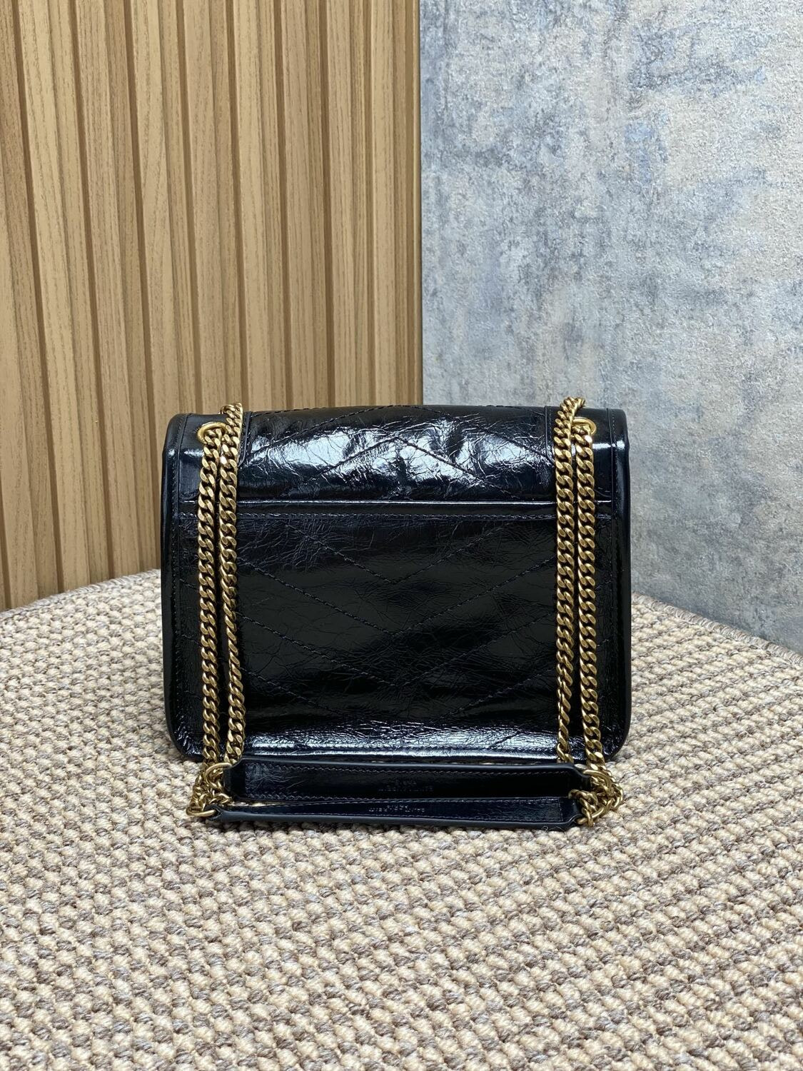 Сумка женская черная SАINТ LАURЕNТ (вид 2) Сумка женская черная SАINТ LАURЕNТ (фото, вид 2)