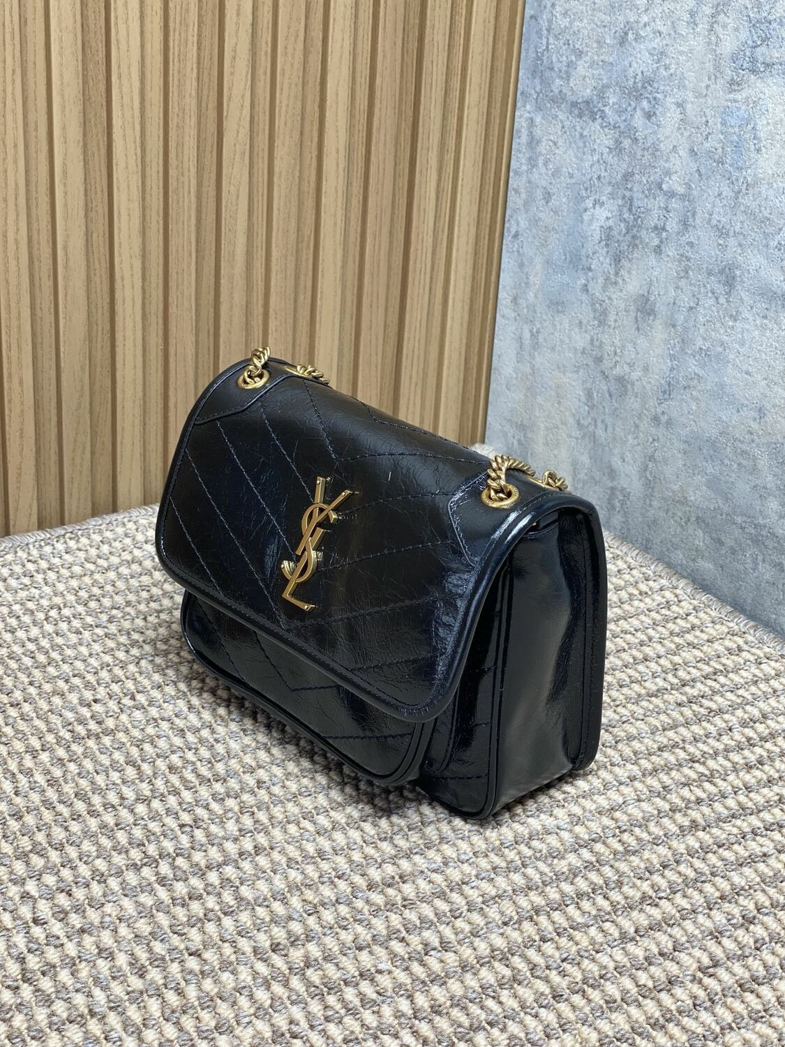 Сумка женская черная SАINТ LАURЕNТ (вид 3) Сумка женская черная SАINТ LАURЕNТ (фото, вид 3)