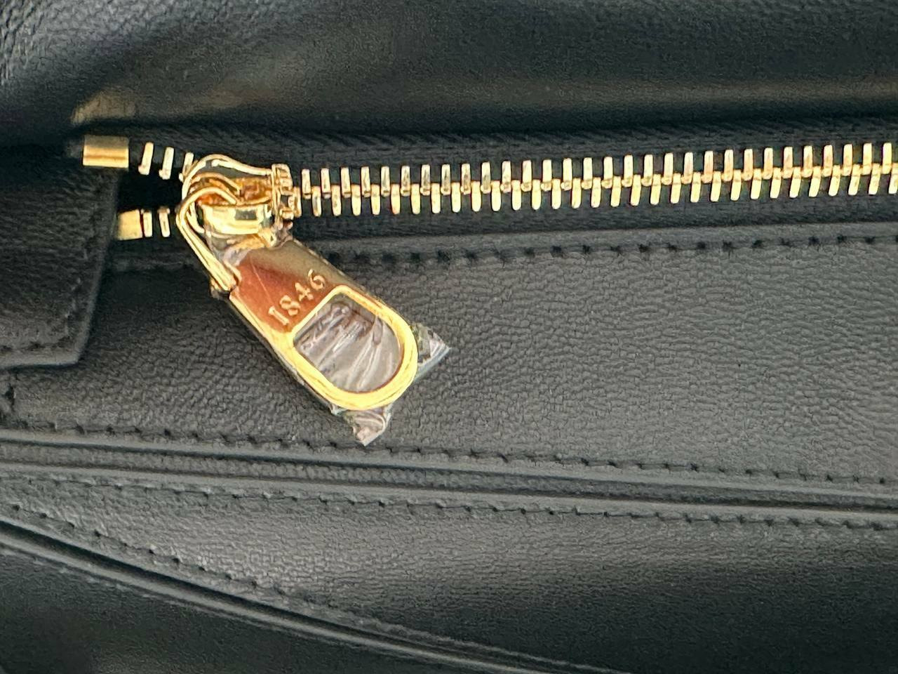 Сумка женская из натуральной кожи Loewe Puzzle (вид 4) Сумка женская из натуральной кожи Loewe Puzzle (фото, вид 4)