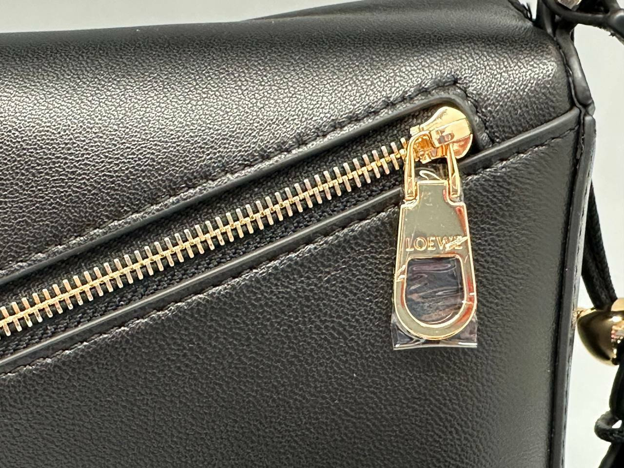 Сумка женская из натуральной кожи Loewe Puzzle (вид 5) Сумка женская из натуральной кожи Loewe Puzzle (фото, вид 5)