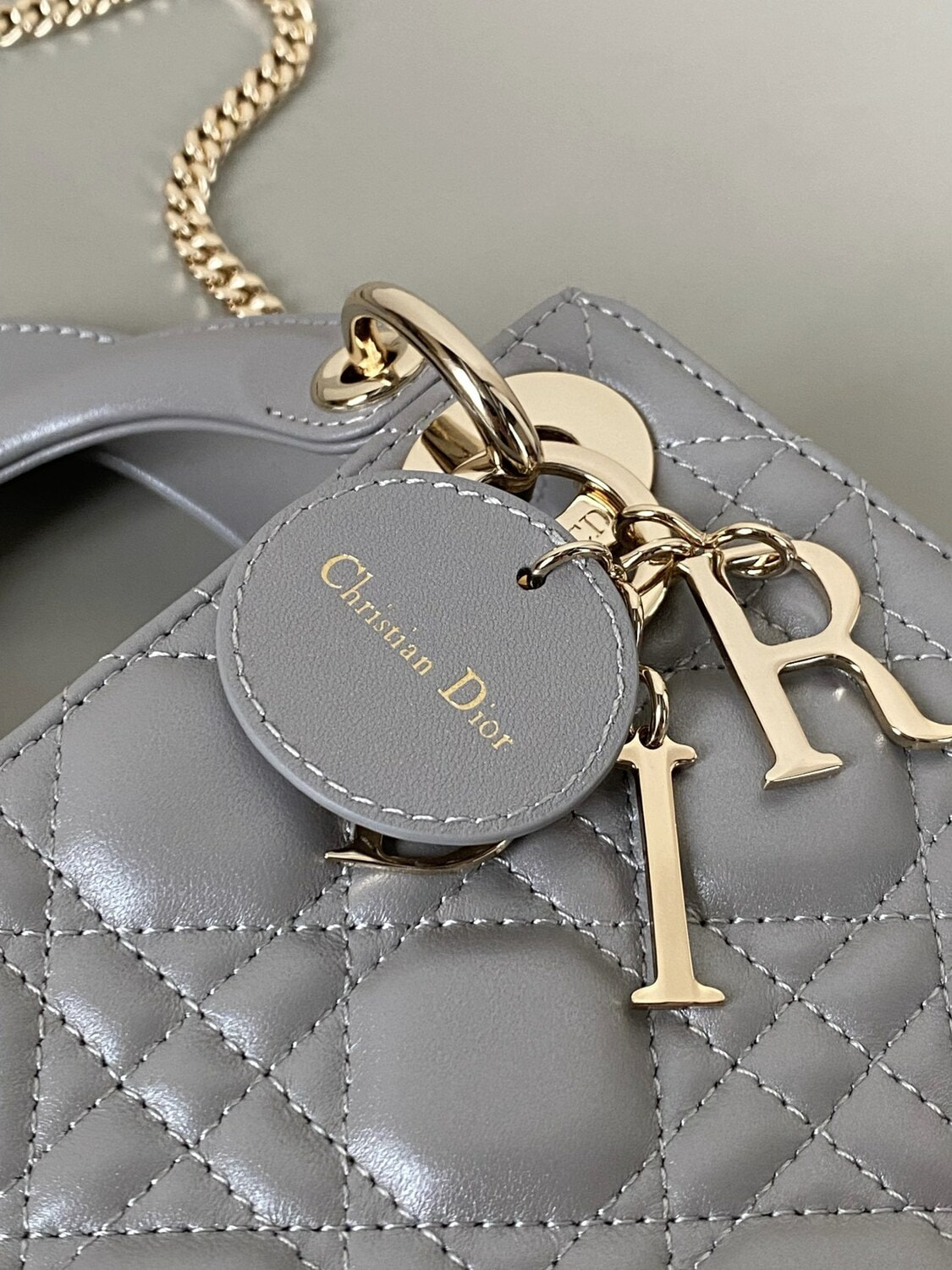 ����� ������� �� ����������� ���� ��RIS�I�N DI�R Lady Di�r mini (����, ��� 4)