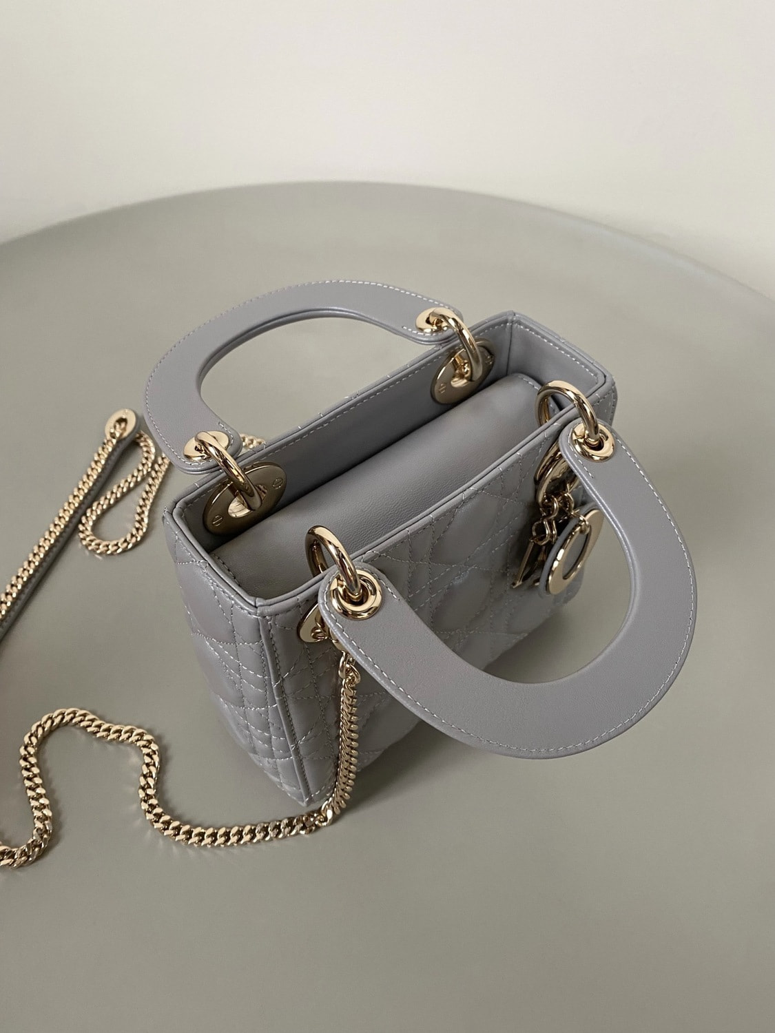 ����� ������� �� ����������� ���� ��RIS�I�N DI�R Lady Di�r mini (����, ��� 6)