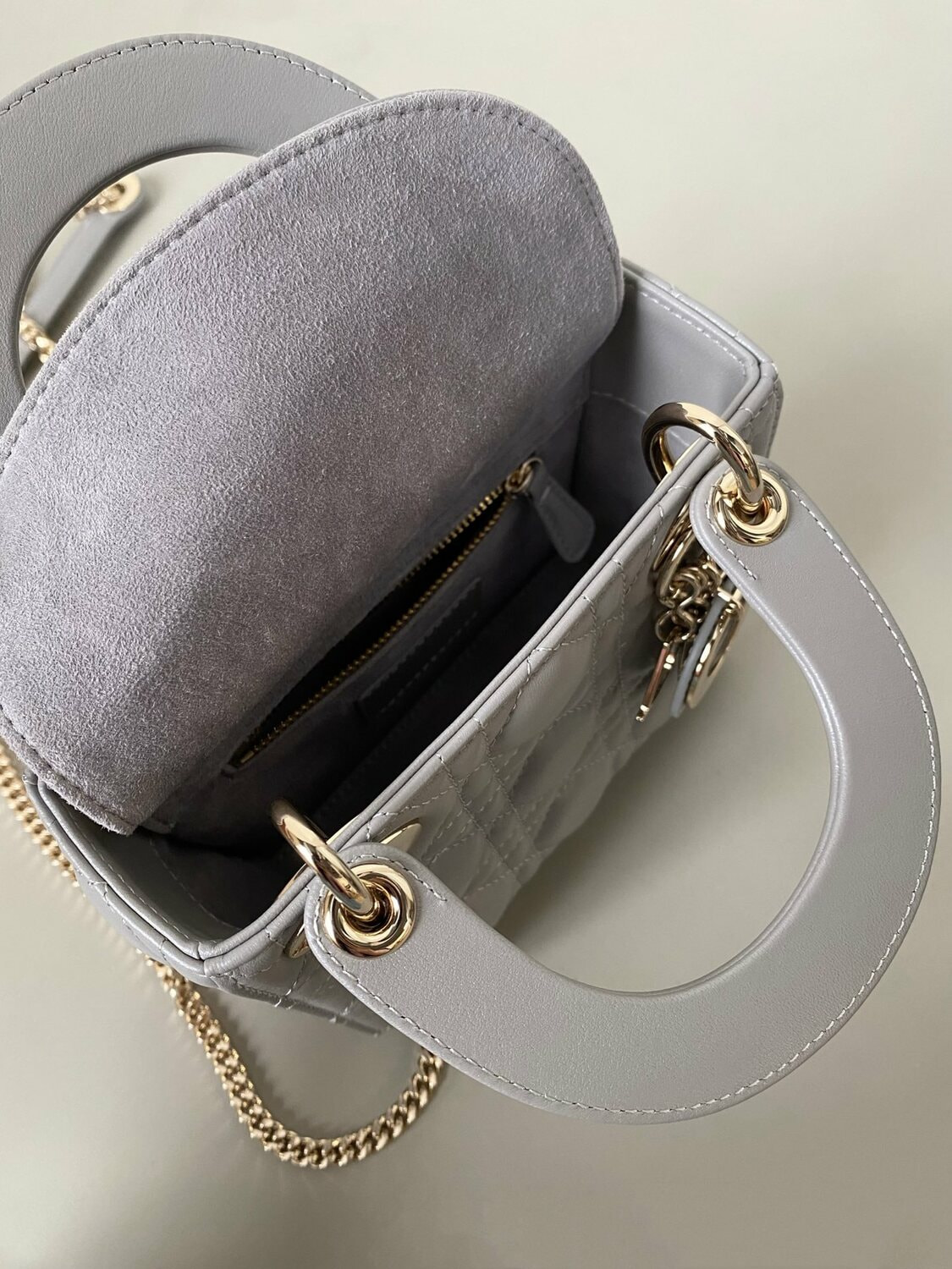 ����� ������� �� ����������� ���� ��RIS�I�N DI�R Lady Di�r mini (����, ��� 7)