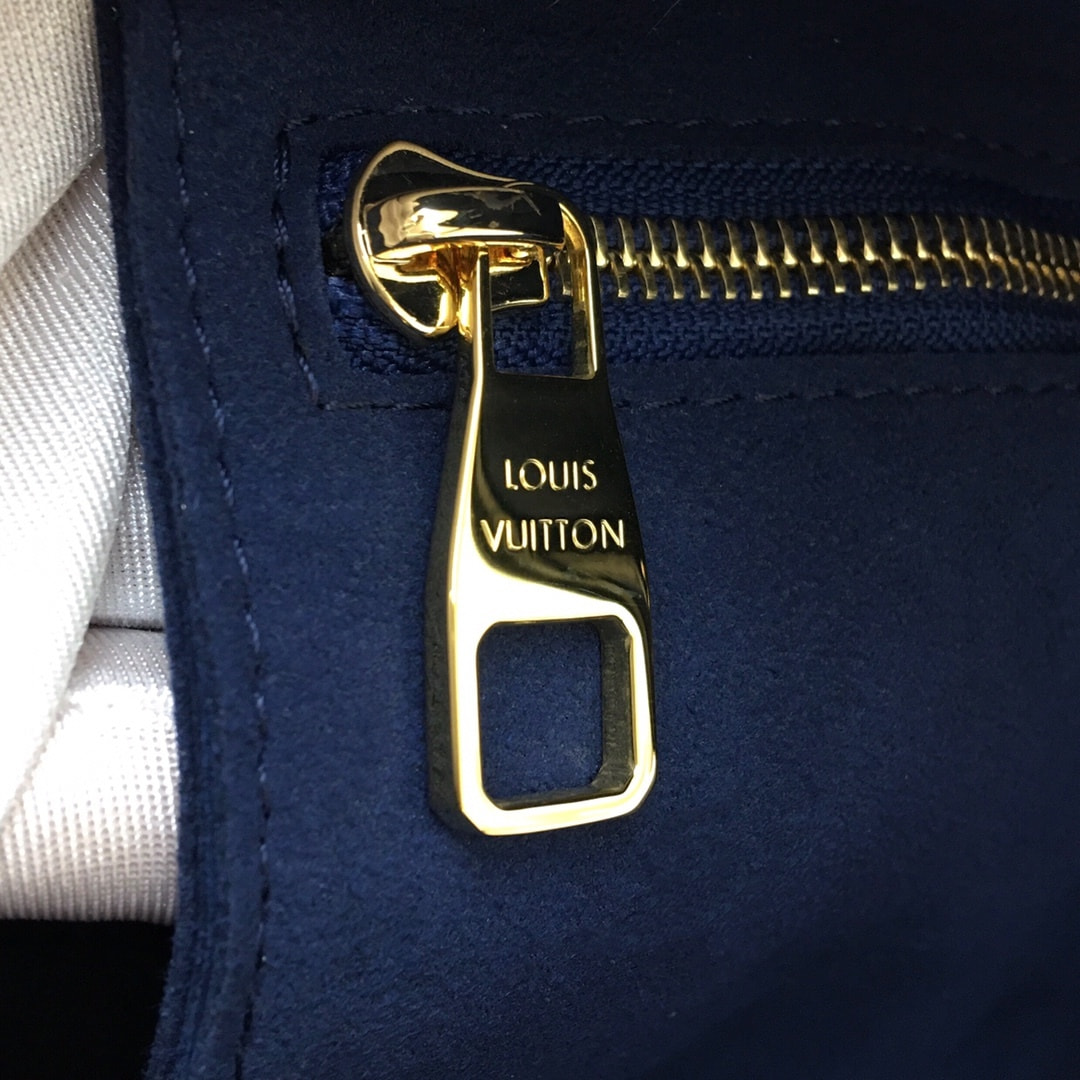 ����� ������� L�UIS VUI���N N�V�RFULL (����, ��� 9)