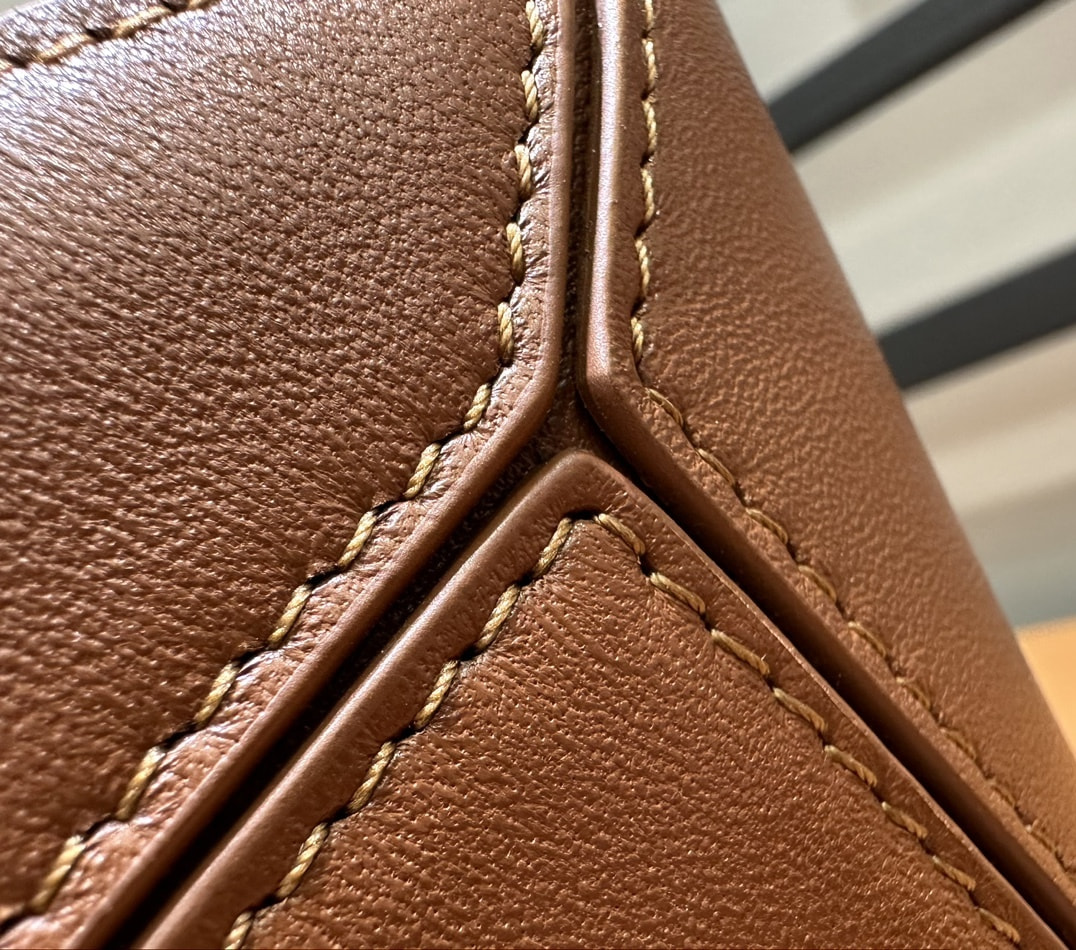 Сумка женская из натуральной кожи Loewe Puzzle (вид 8) Сумка женская из натуральной кожи Loewe Puzzle (фото, вид 8)