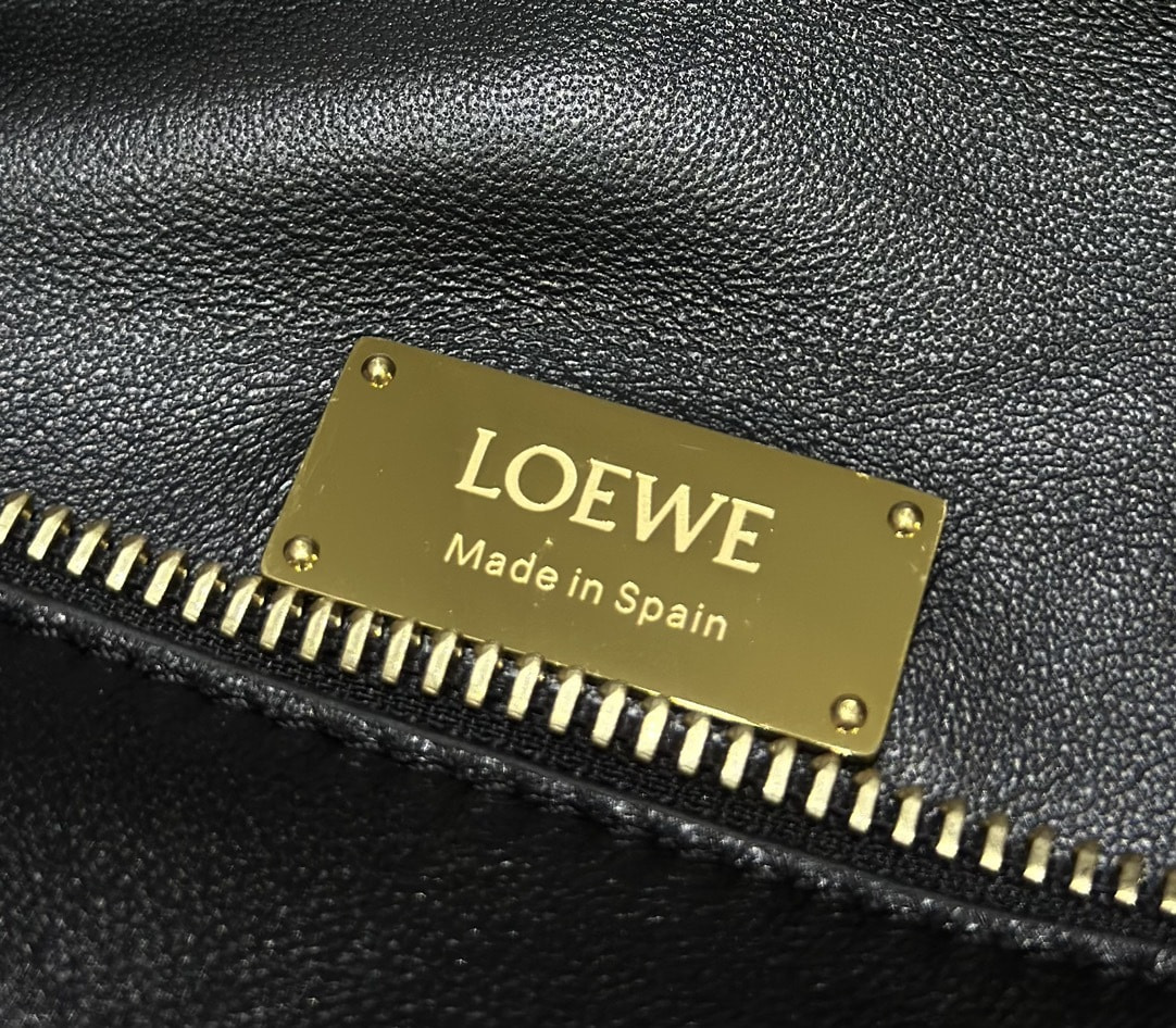 ����� ������� �� ����������� ���� Loewe Puzzle Featherlight (����, ��� 13)