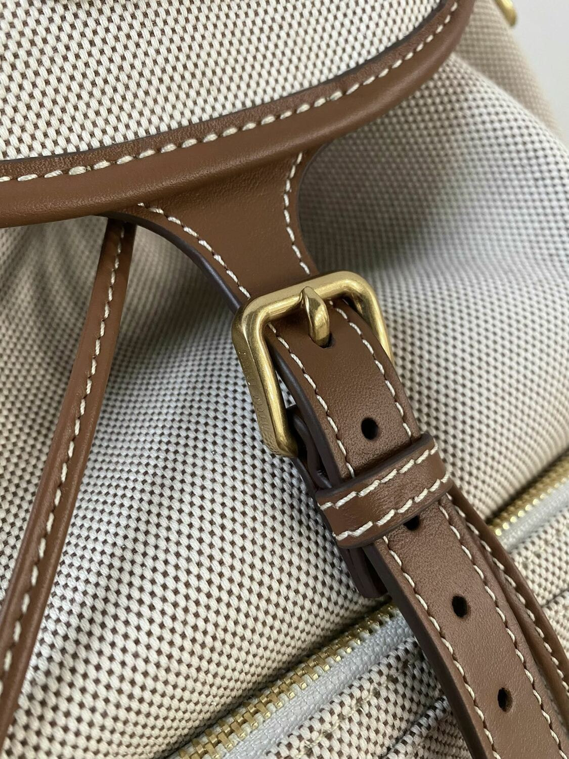 ������ MIU MIU (����, ��� 5)