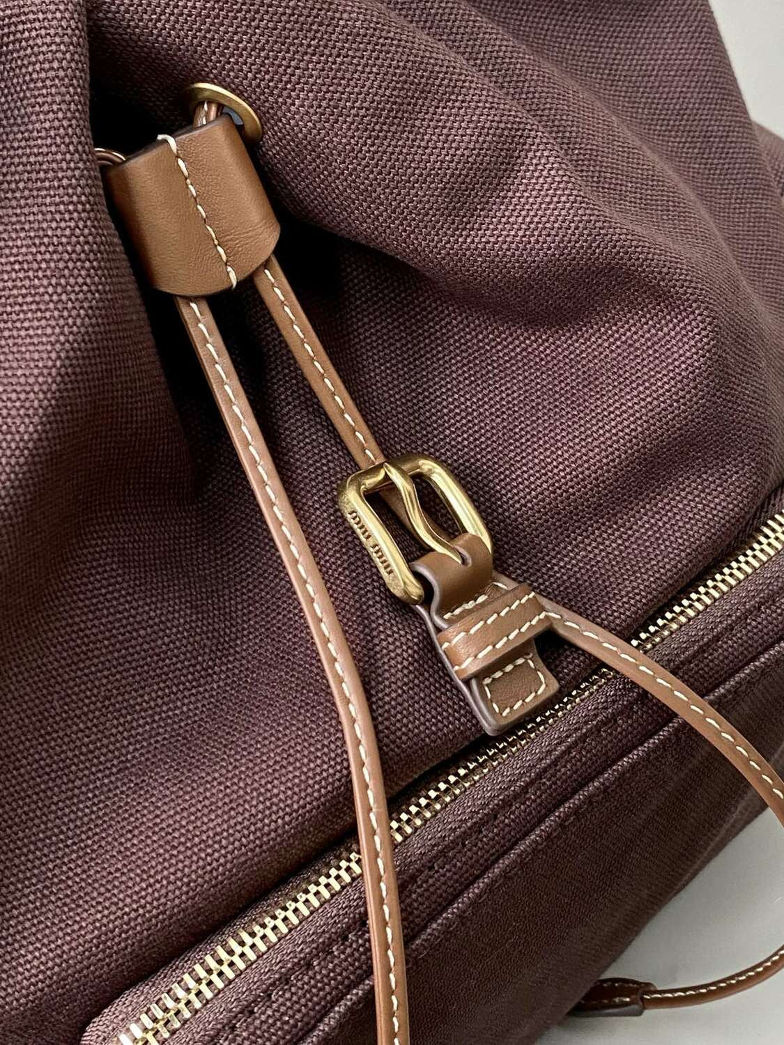 ������ MIU MIU (����, ��� 5)